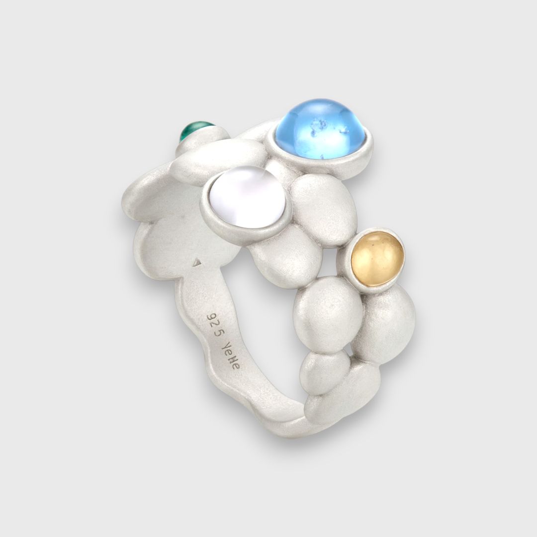 Серебряное матовое кольцо с цветными камнями