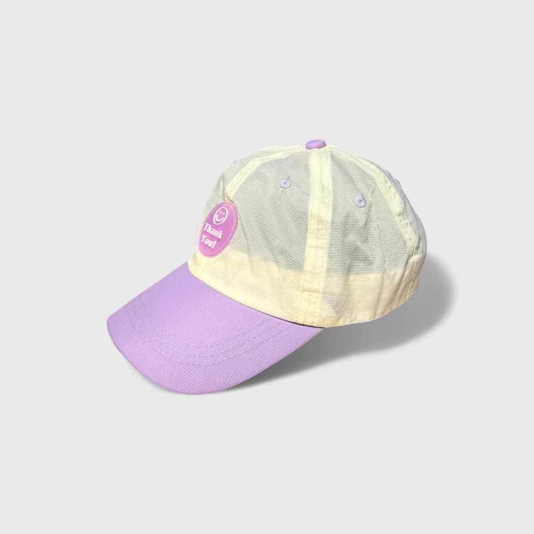 Бежево-фиолетовая бейсболка