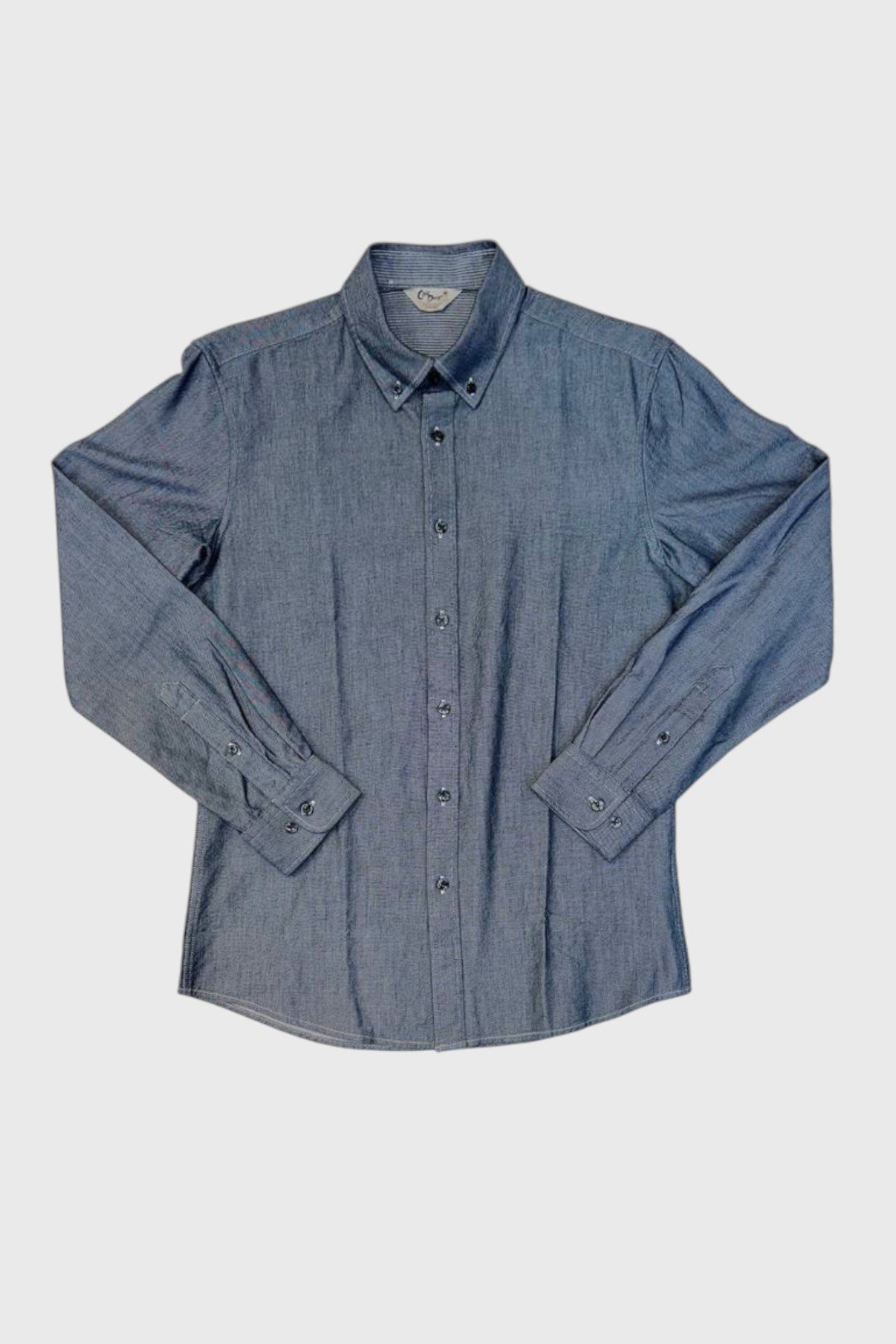 Синяя рубашка с длинным рукавом