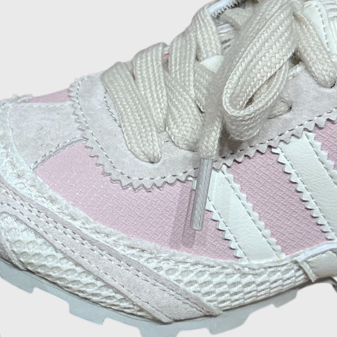 Розовые кроссовки Adidas 