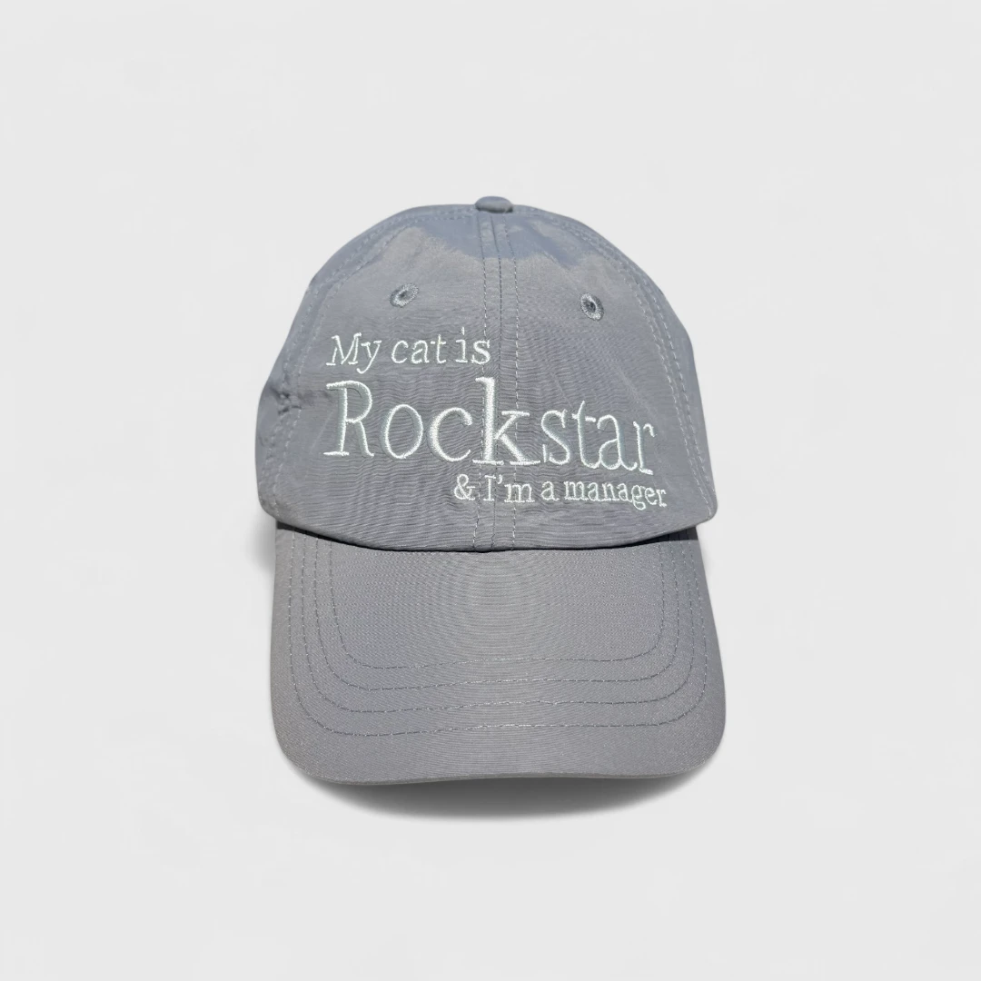 Серая кепка с надписью Rockstar