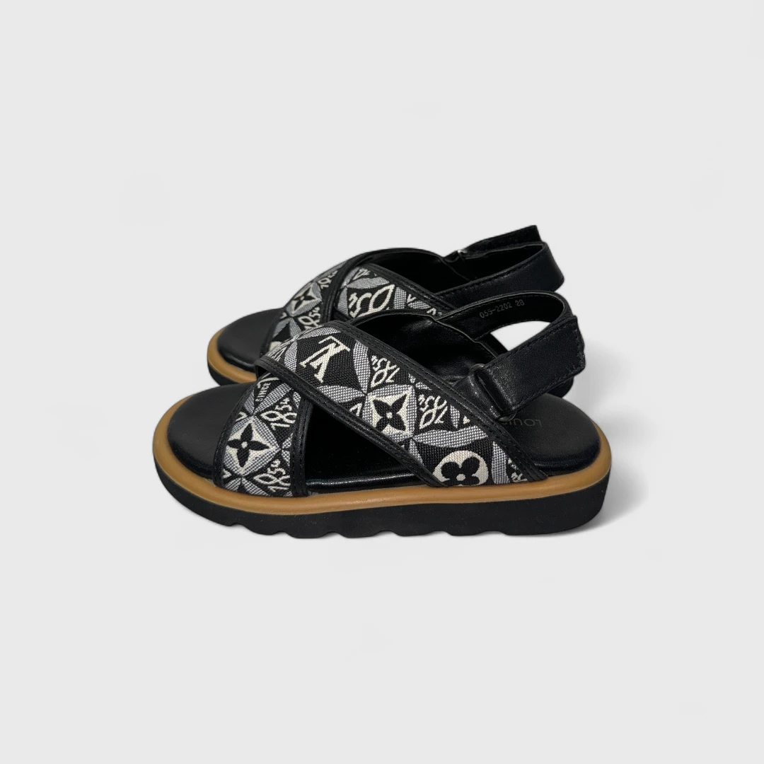 Черные сандалии с принтом