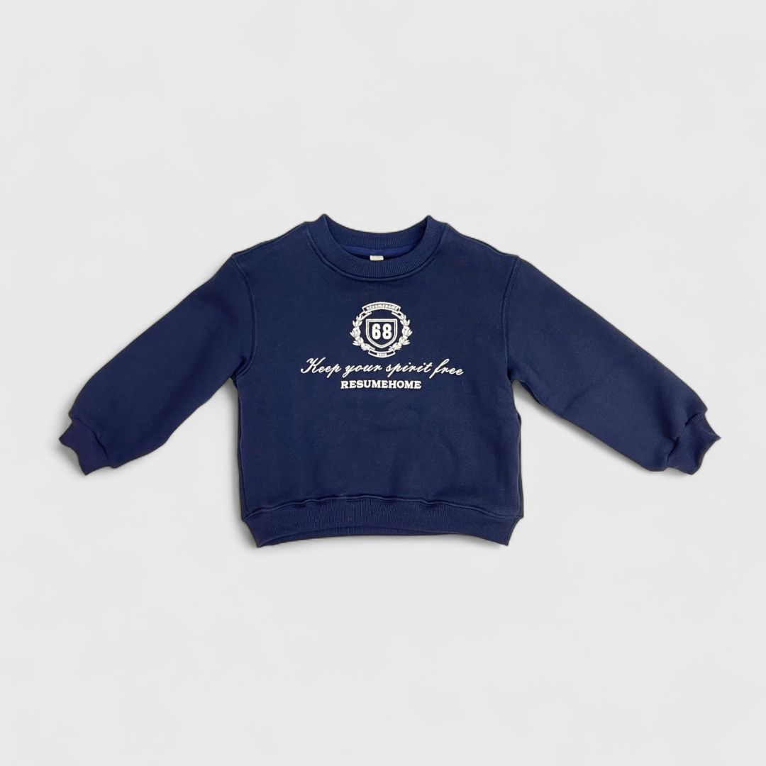 Темно-синий свитшот с надписью