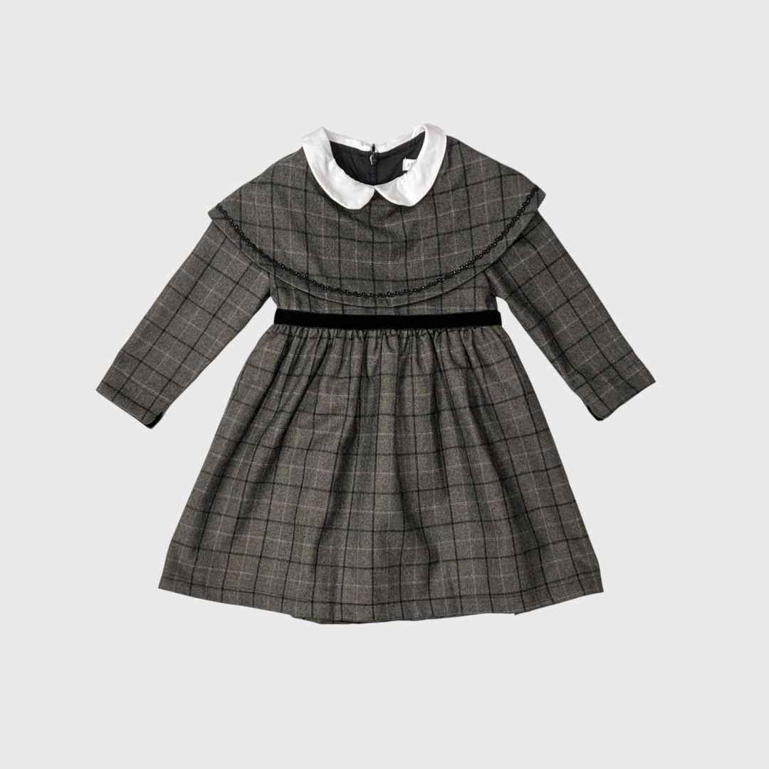 Серое платье