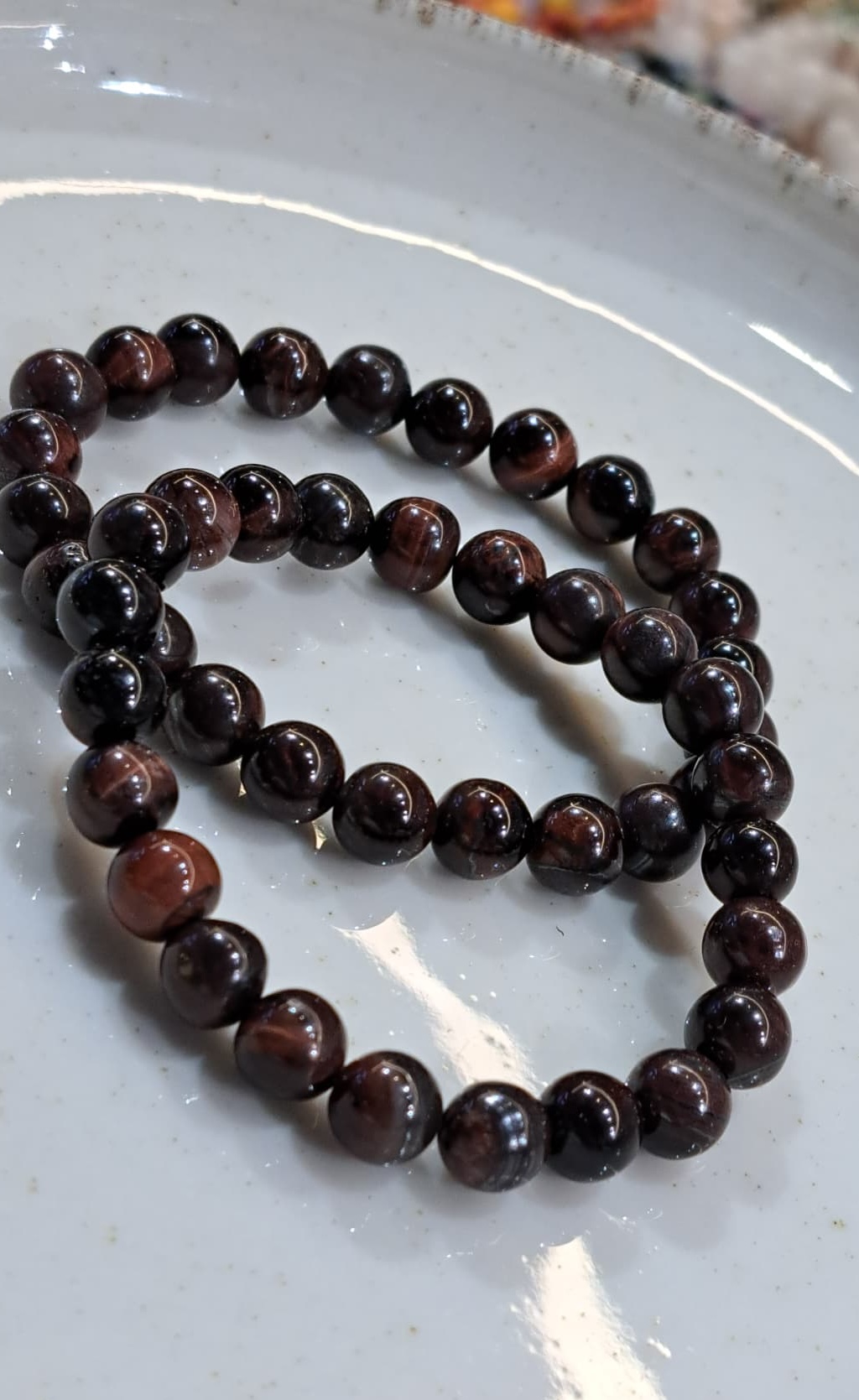 Коричневые браслеты из бычьего глаза