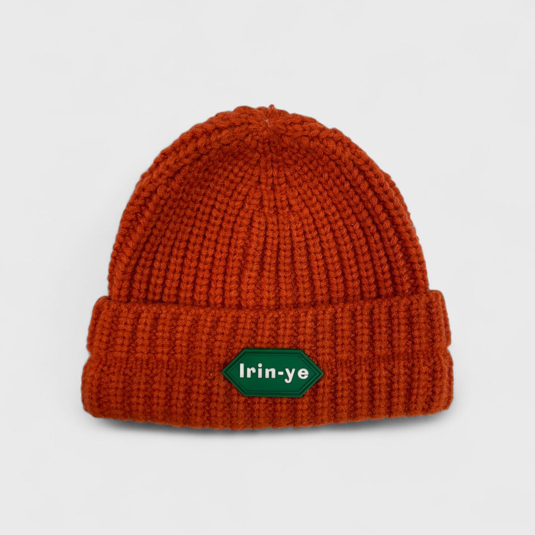 Красная шапка Irin-ye