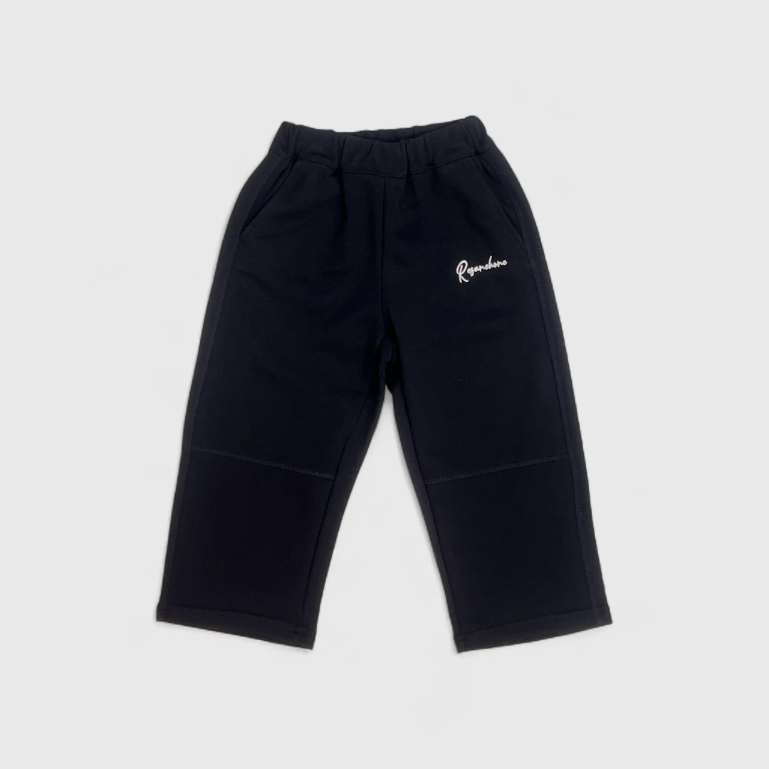 Темные спортивные брюки