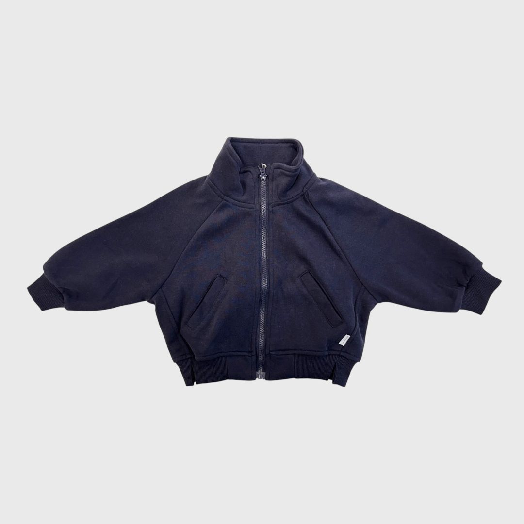 Темно-синяя кофта с молнией