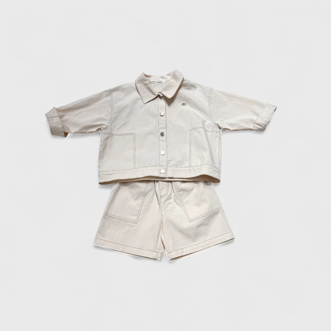 Бежевый костюм с шортами