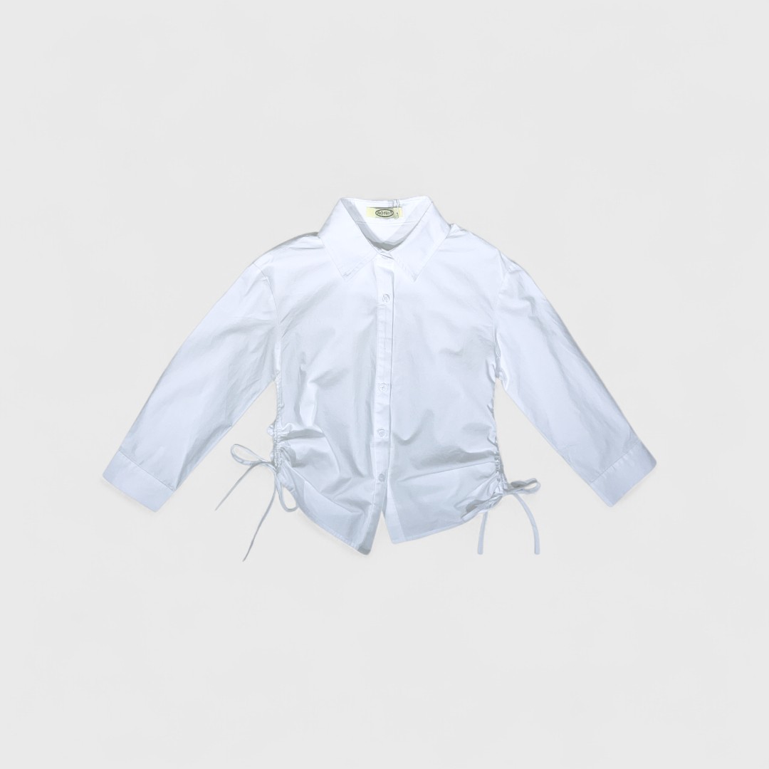 Белая рубашка с завязками