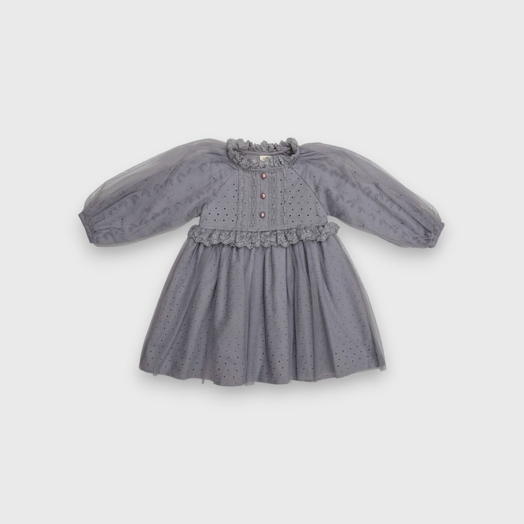 Серое платье с длинным рукавом