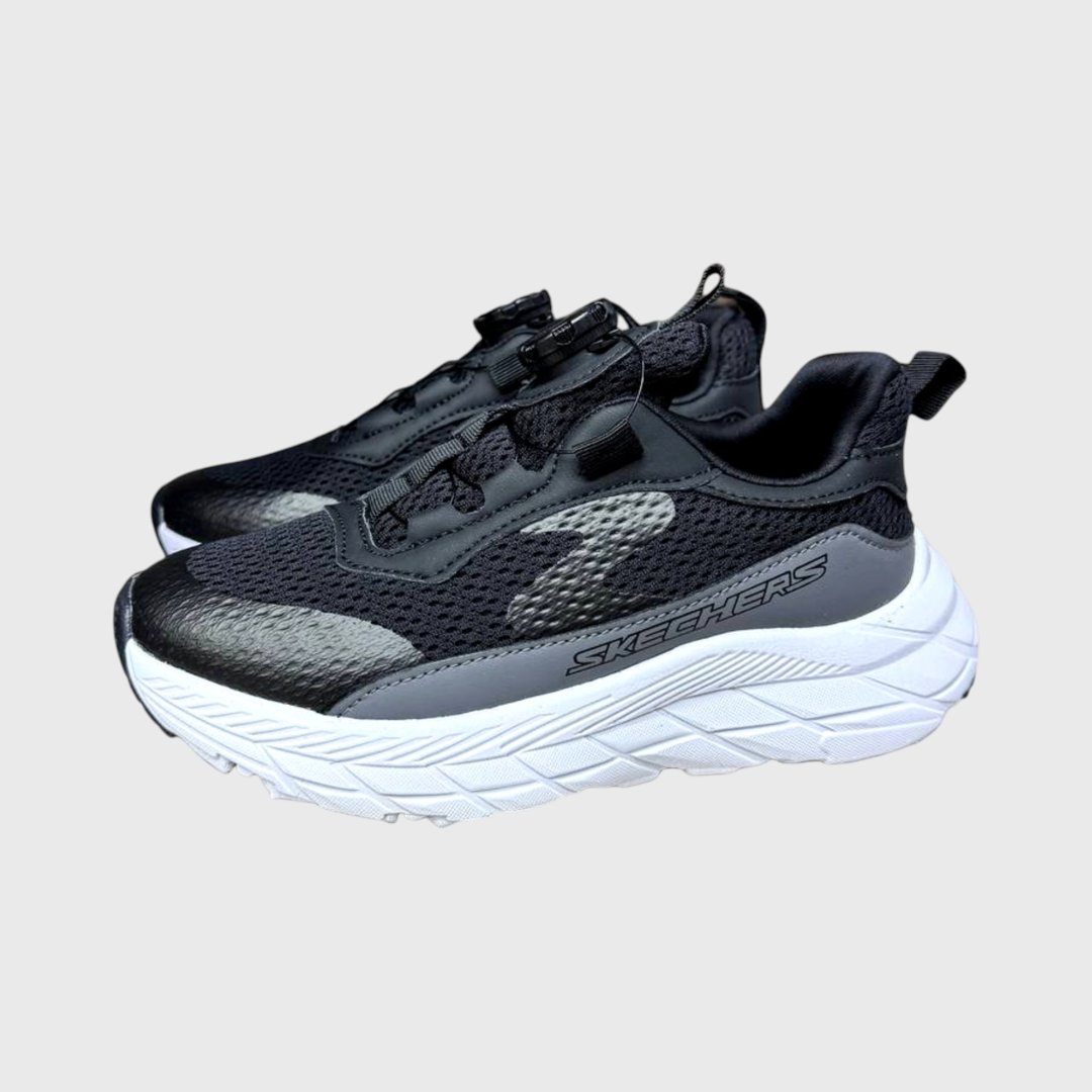 Черные кроссовки Skechers