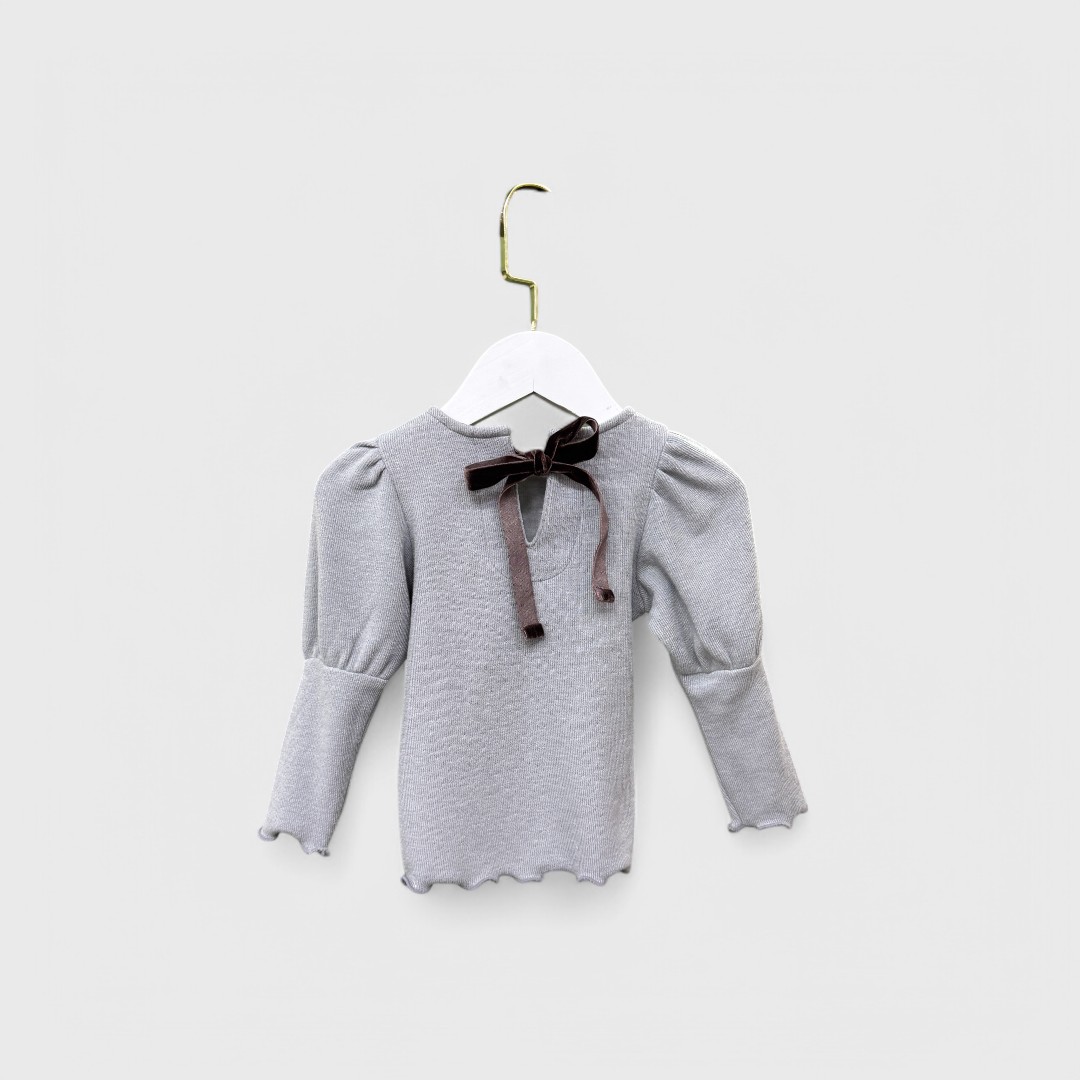 Серый топ с бантом на спине