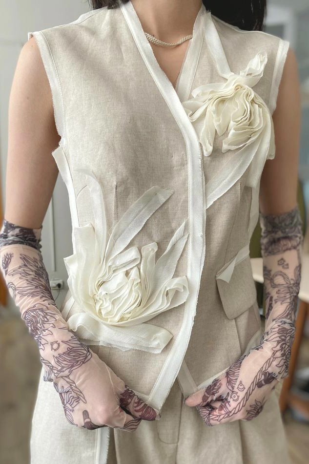 Beige Sonata Linen Vest with Embroidered Flowers