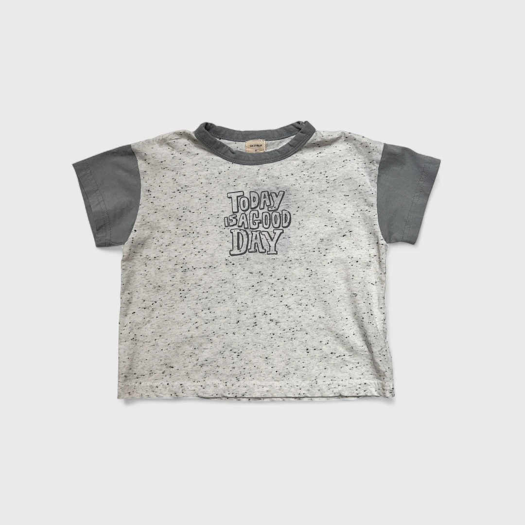 Серый футболка с надписью Today