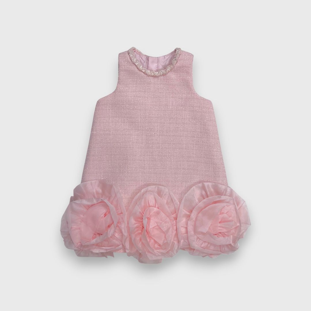 Розовое платье с оборками