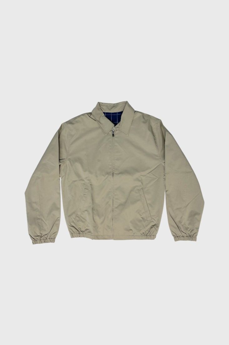 Бежевая куртка стильного фасона