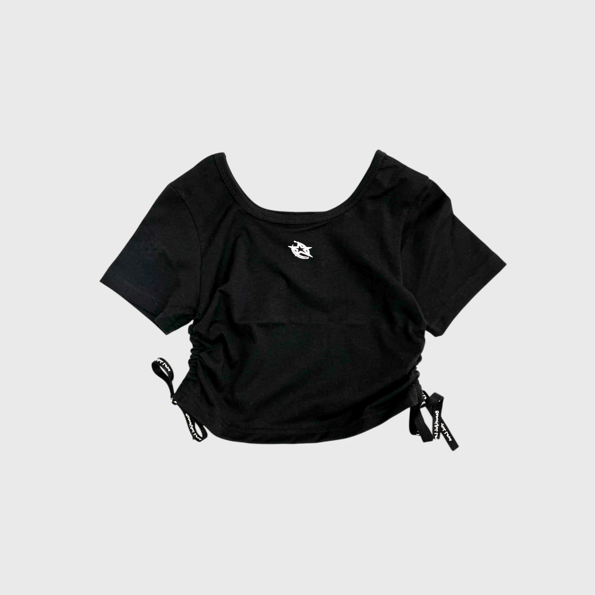 Черная футболка с коротким рукавом