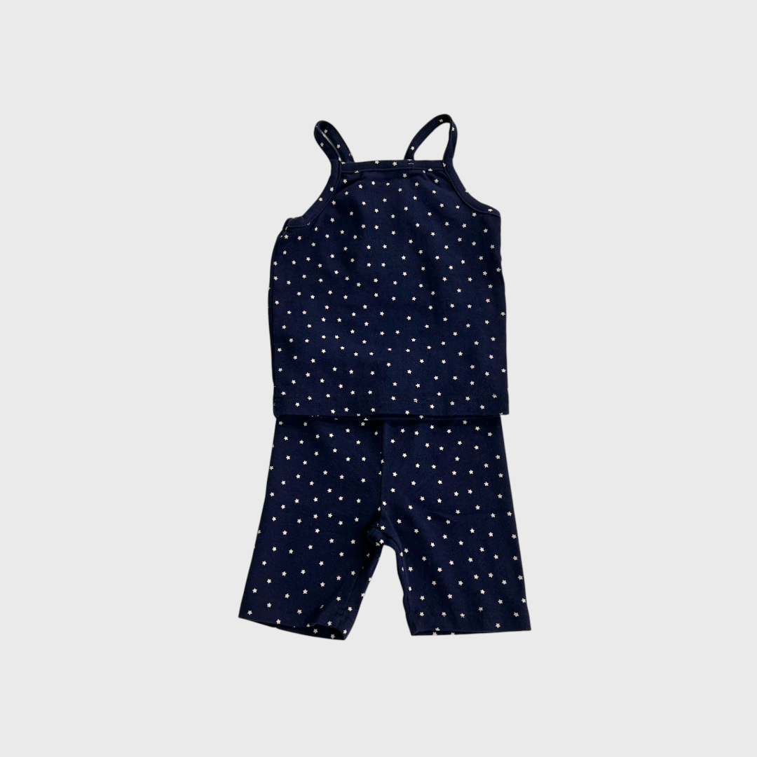 Темно-синий костюм