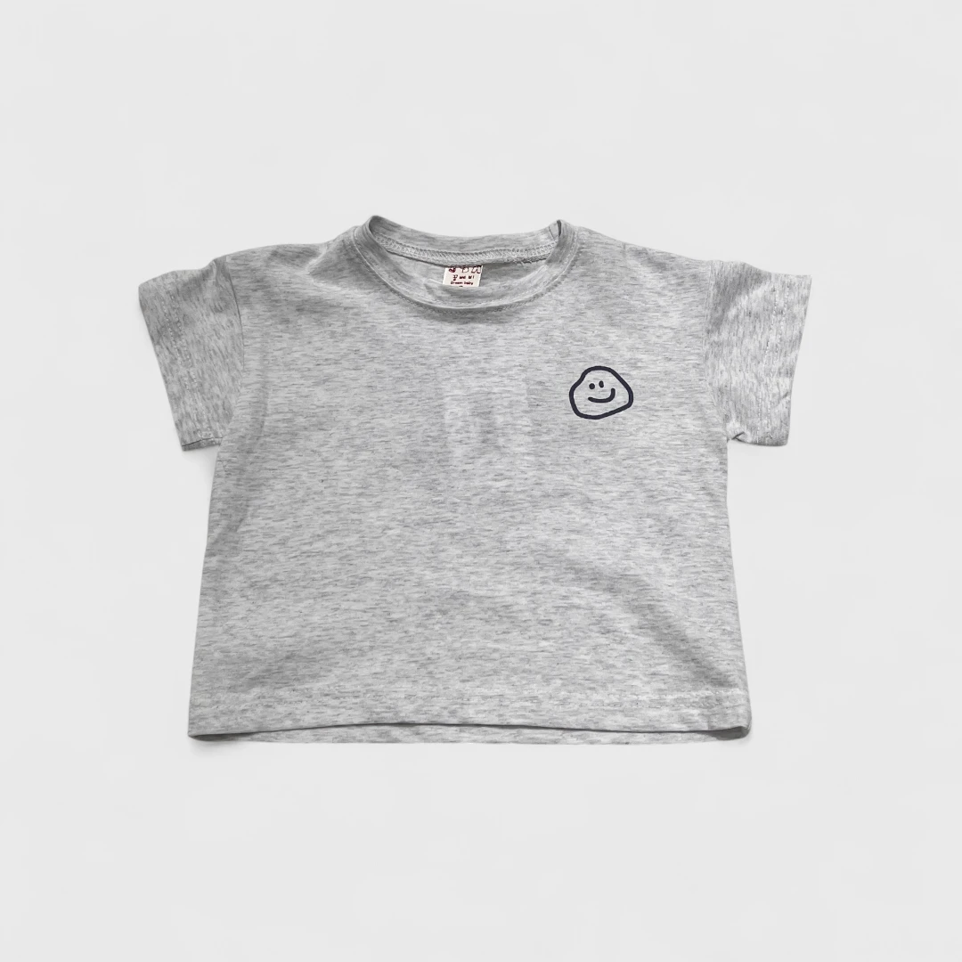 Серая футболка с принтом