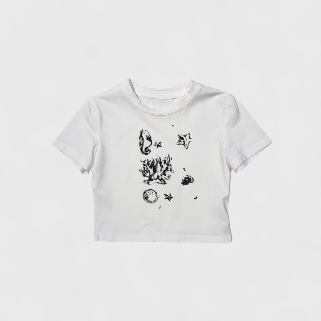 Белая футболка с принтом