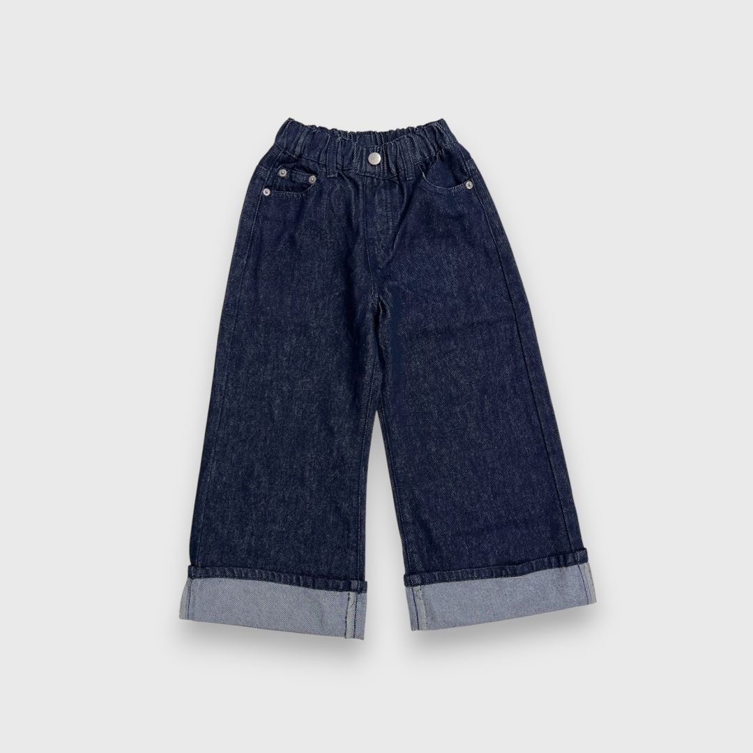 Темно-синие джинсы с отворотами