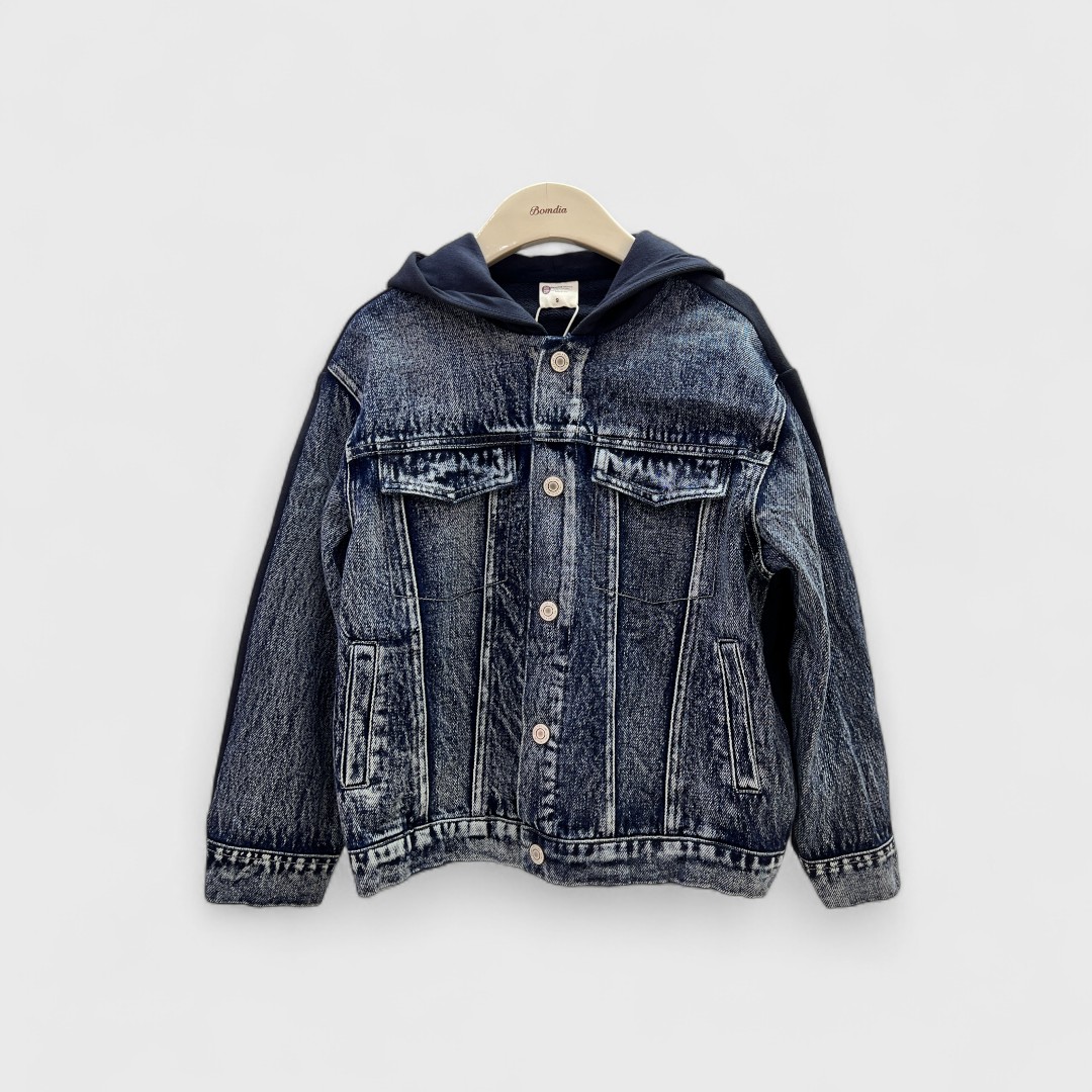 Джинсовая куртка с капюшоном