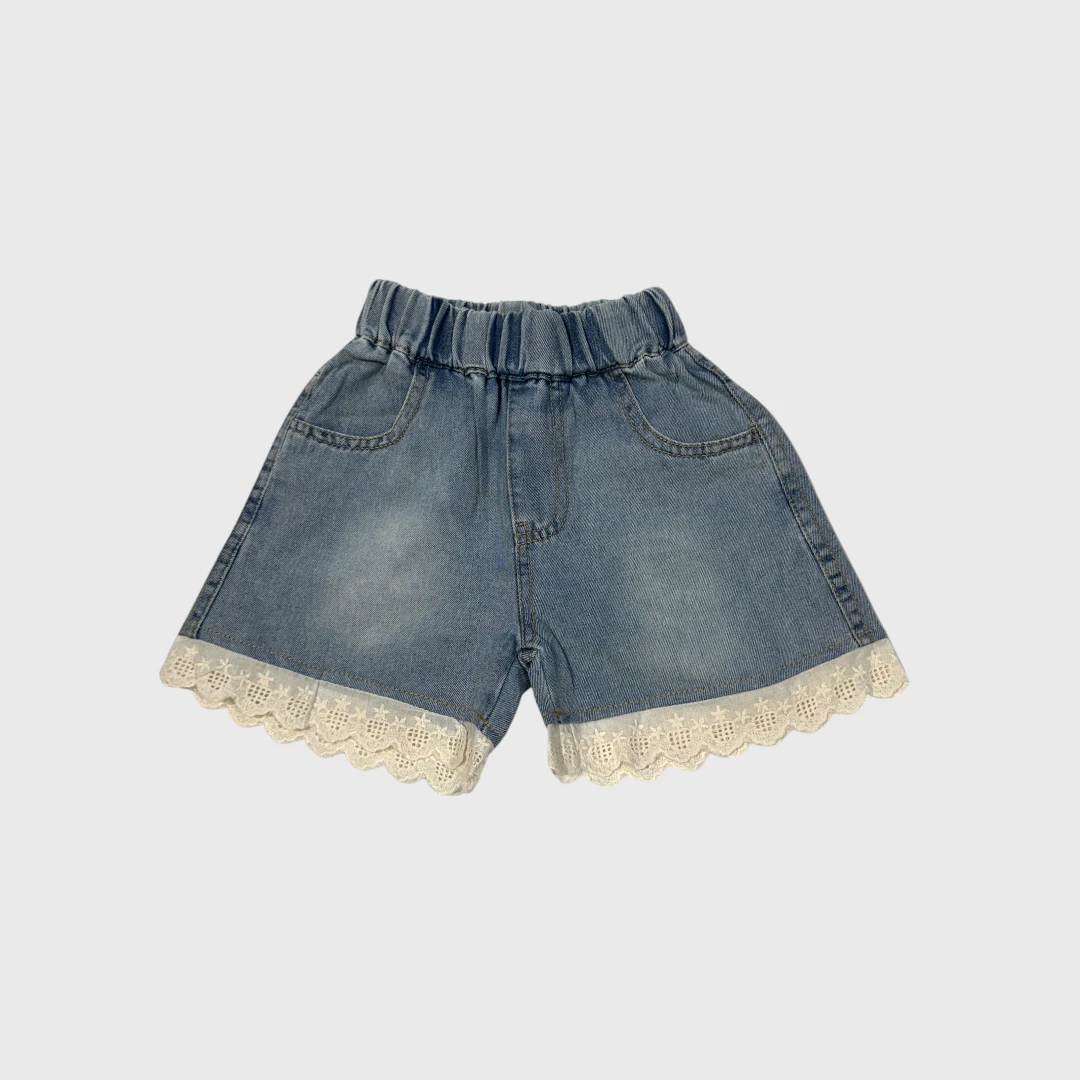 Джинсовые шорты с кружевом