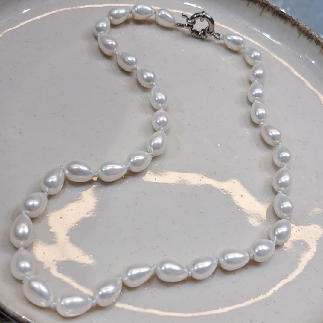 Белое колье из жемчуга Майорка