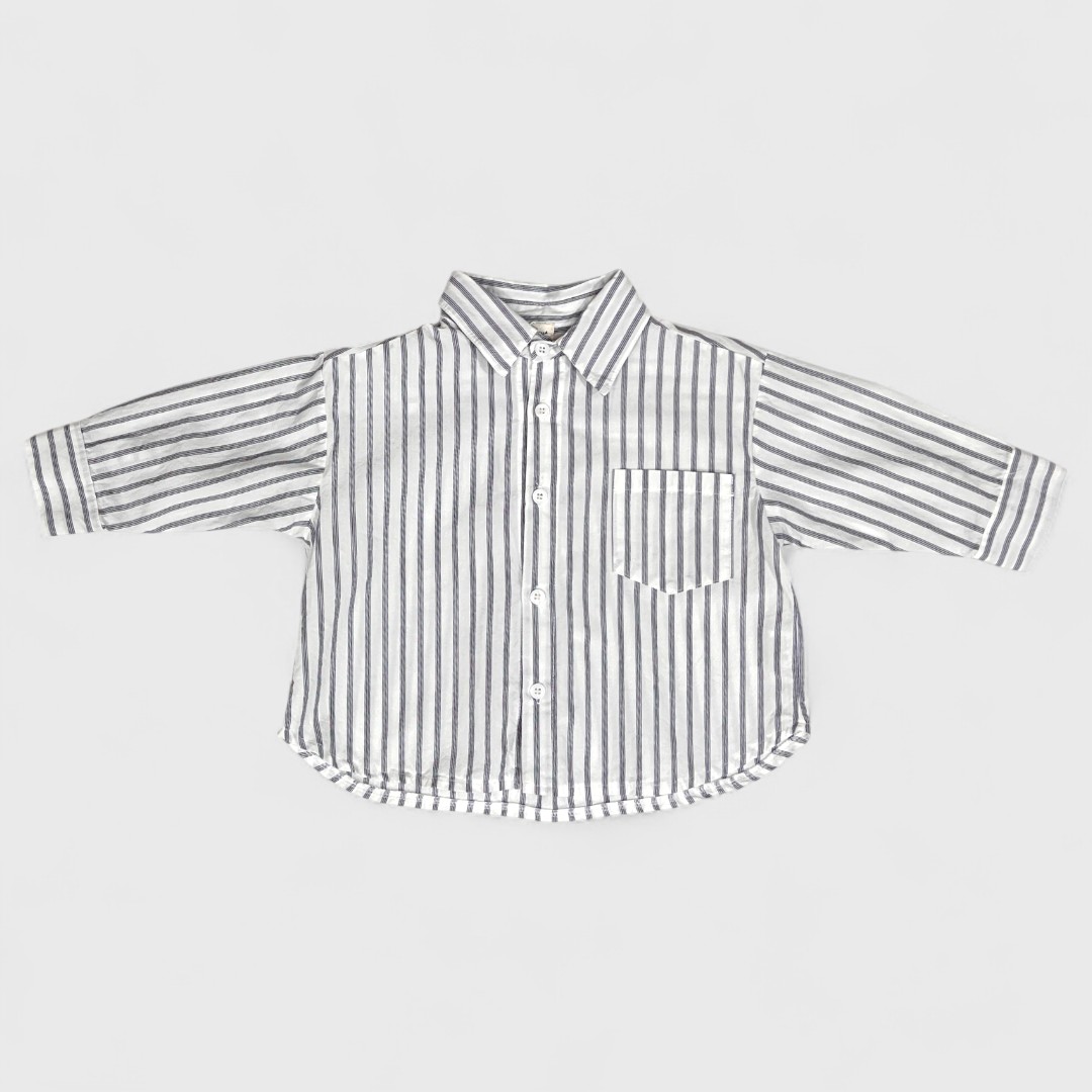 Рубашка в полоску серого цвета