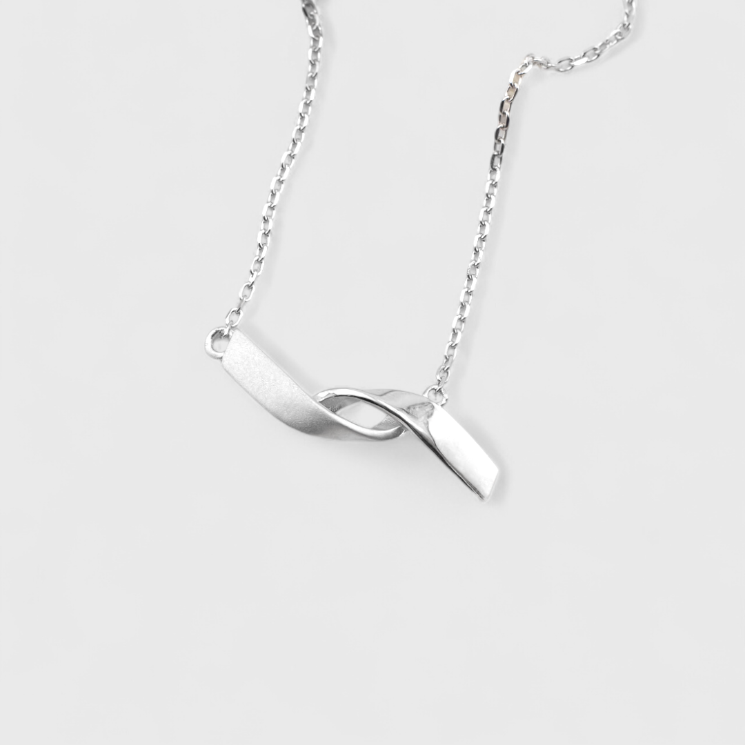 Серебряная подвеска с перекрестным дизайном