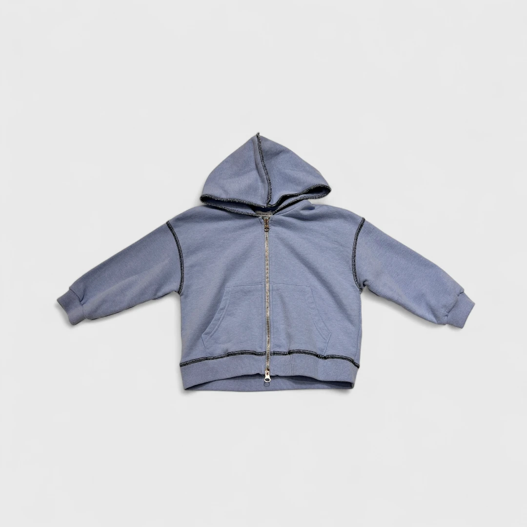 Голубая толстовка с капюшоном