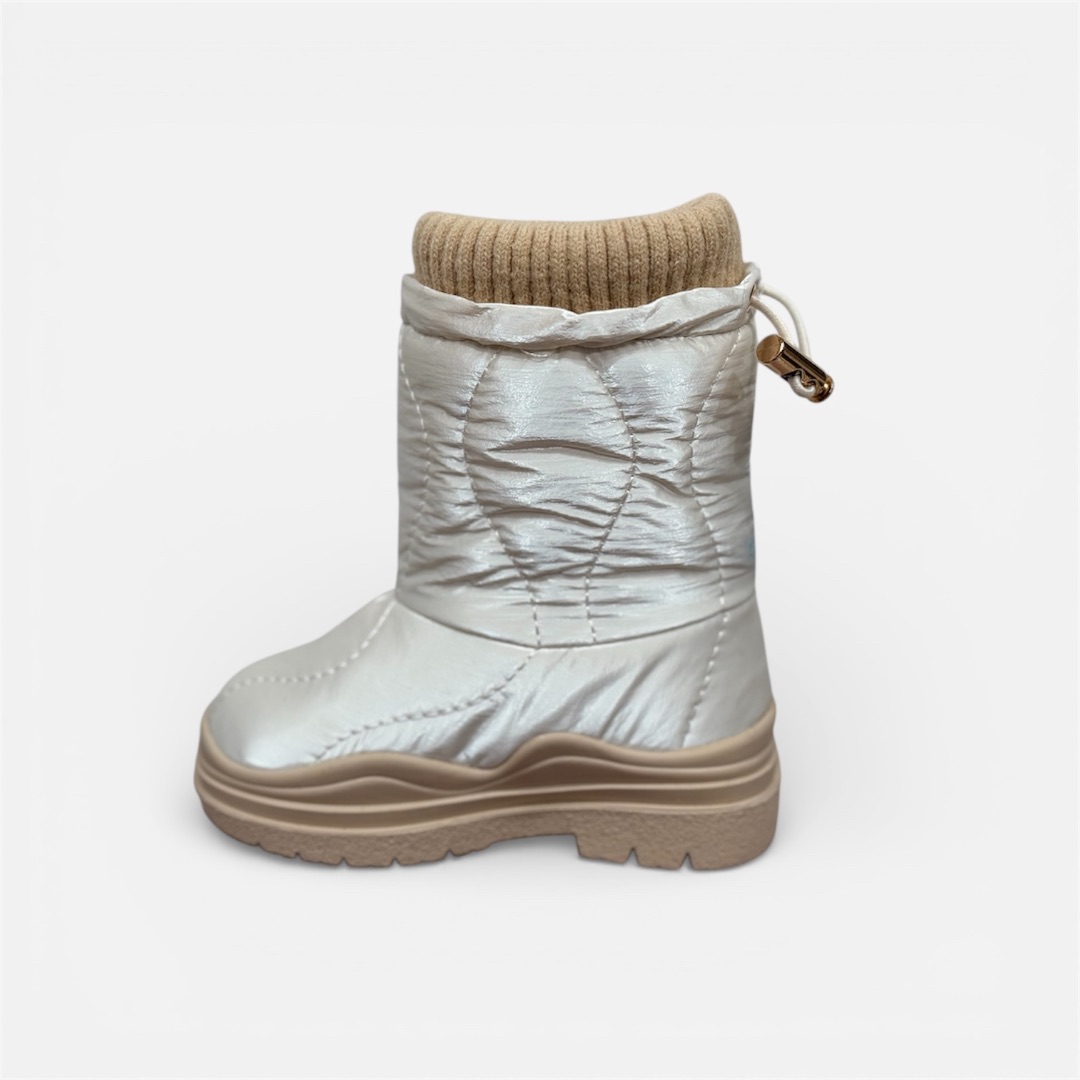 Серебристые зимние сапоги