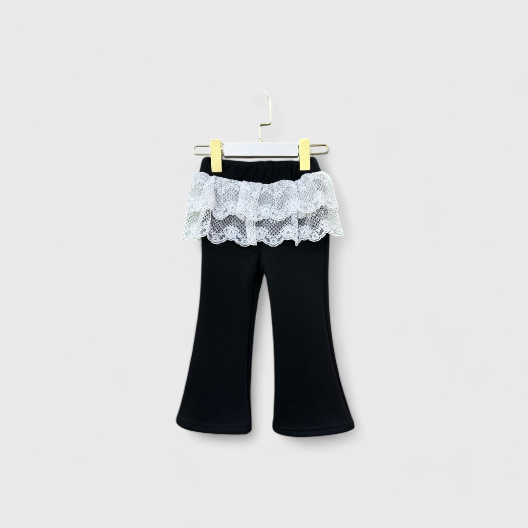 Черные брюки с кружевом