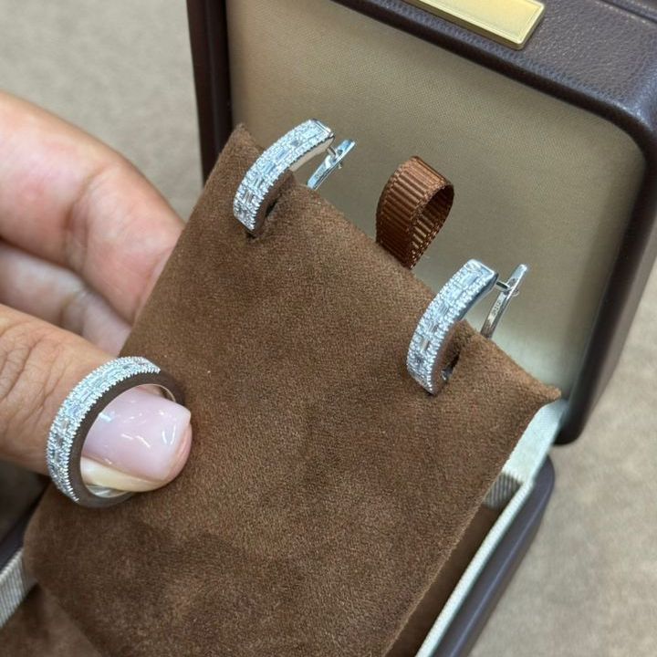 Серьги-конго и кольцо с бриллиантами