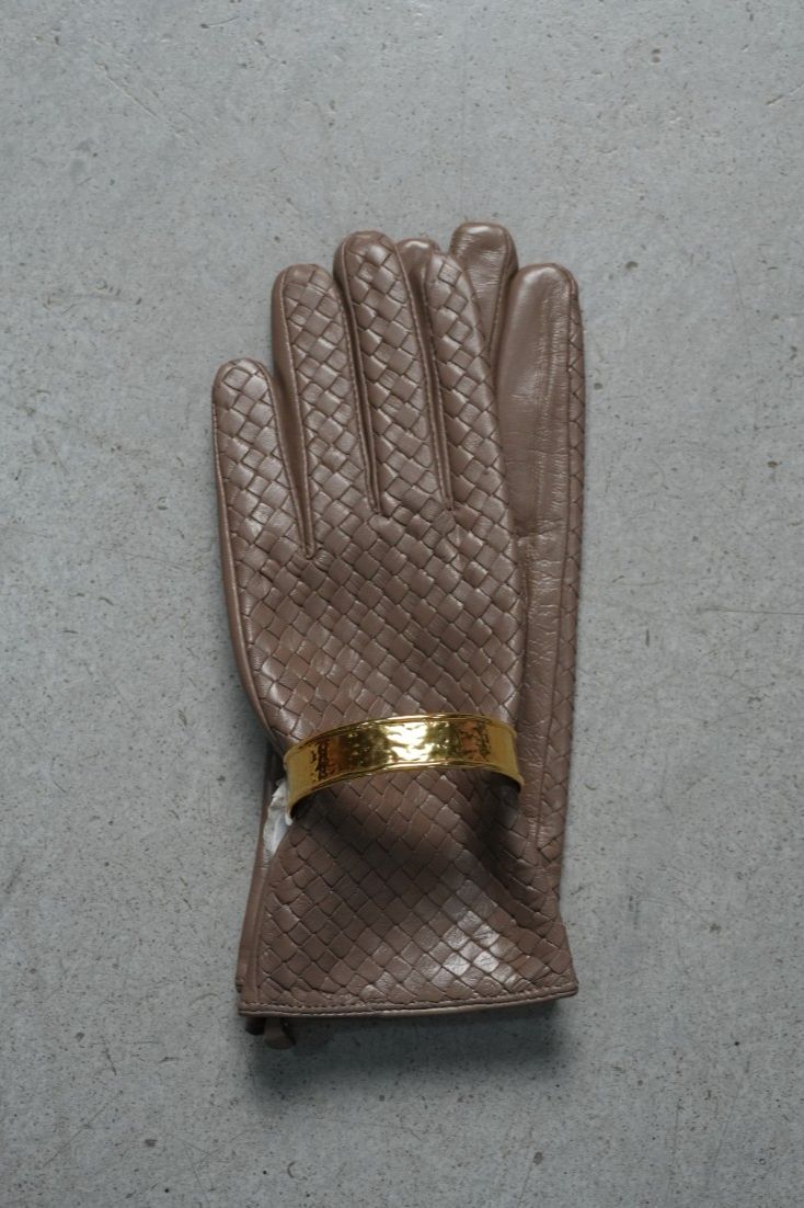 Кожаные перчатки в цвете капучино