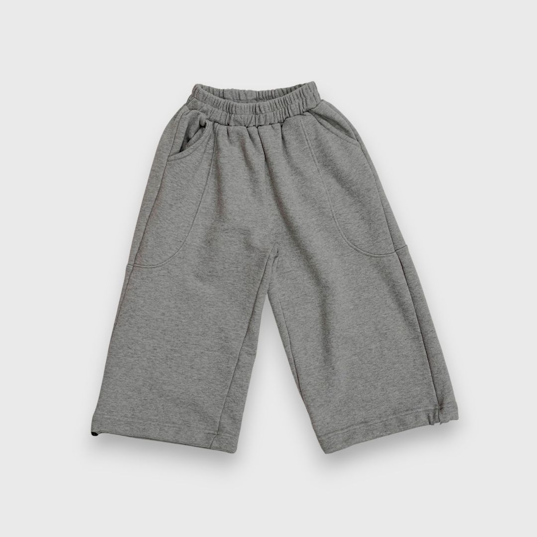 Серые брюки спортивные