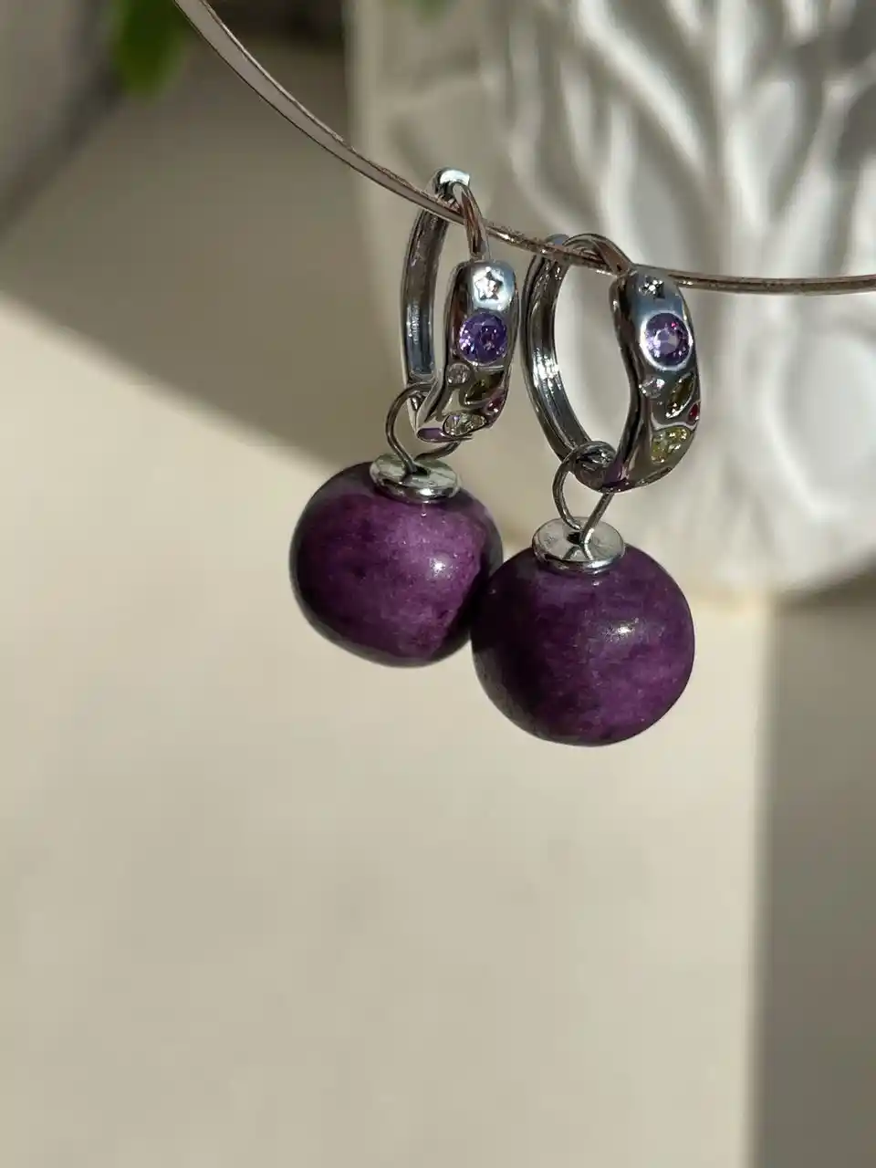 Фиолетовые серьги из агата