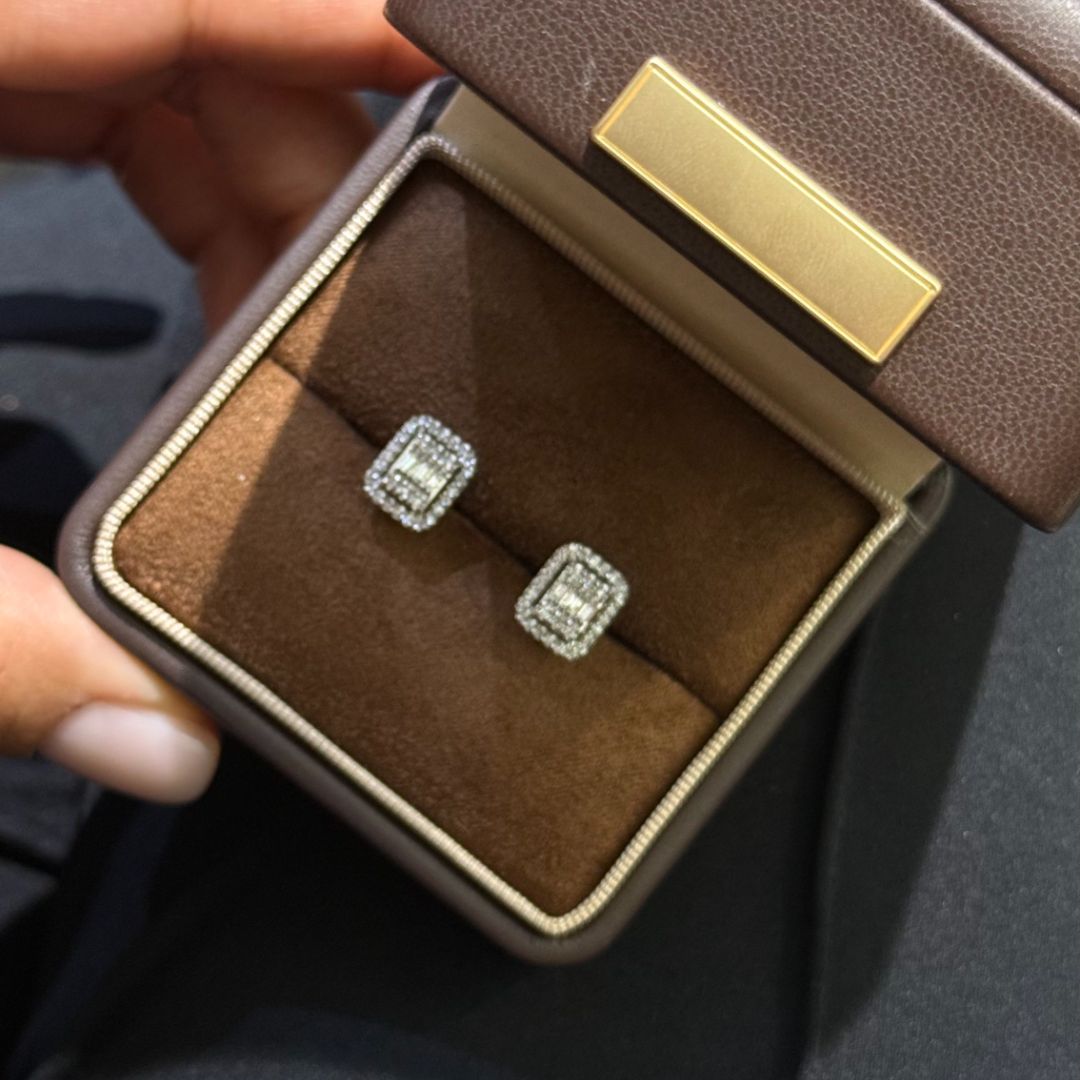 Золотые серьги с камнями