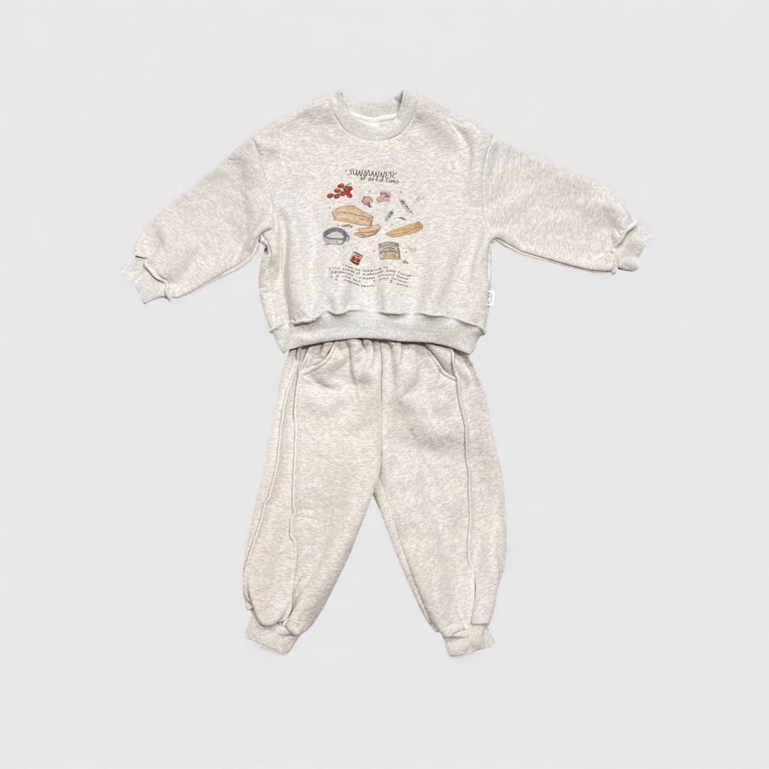 Серый спортивный костюм