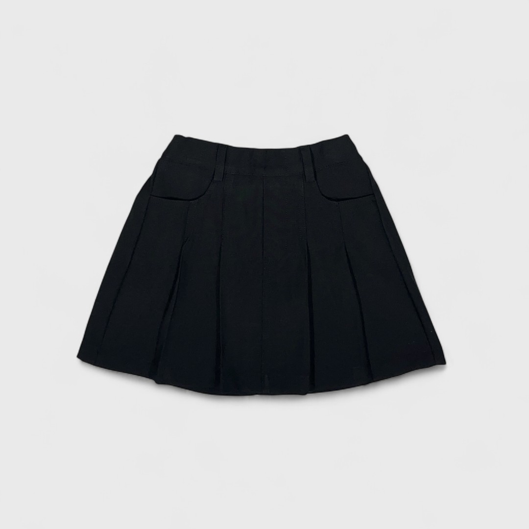 Чёрная юбка со складками