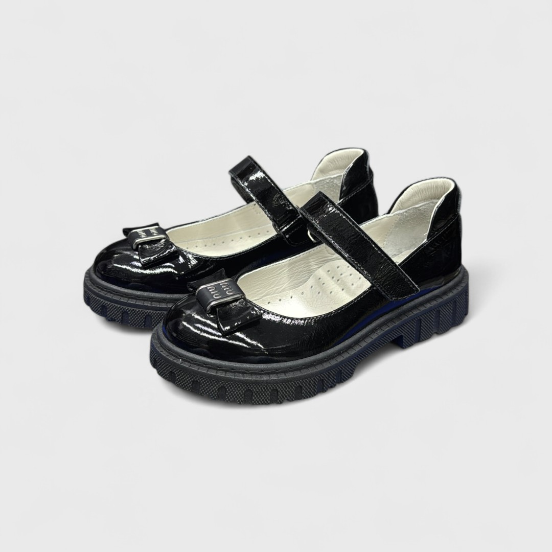 Черные лакированные туфли