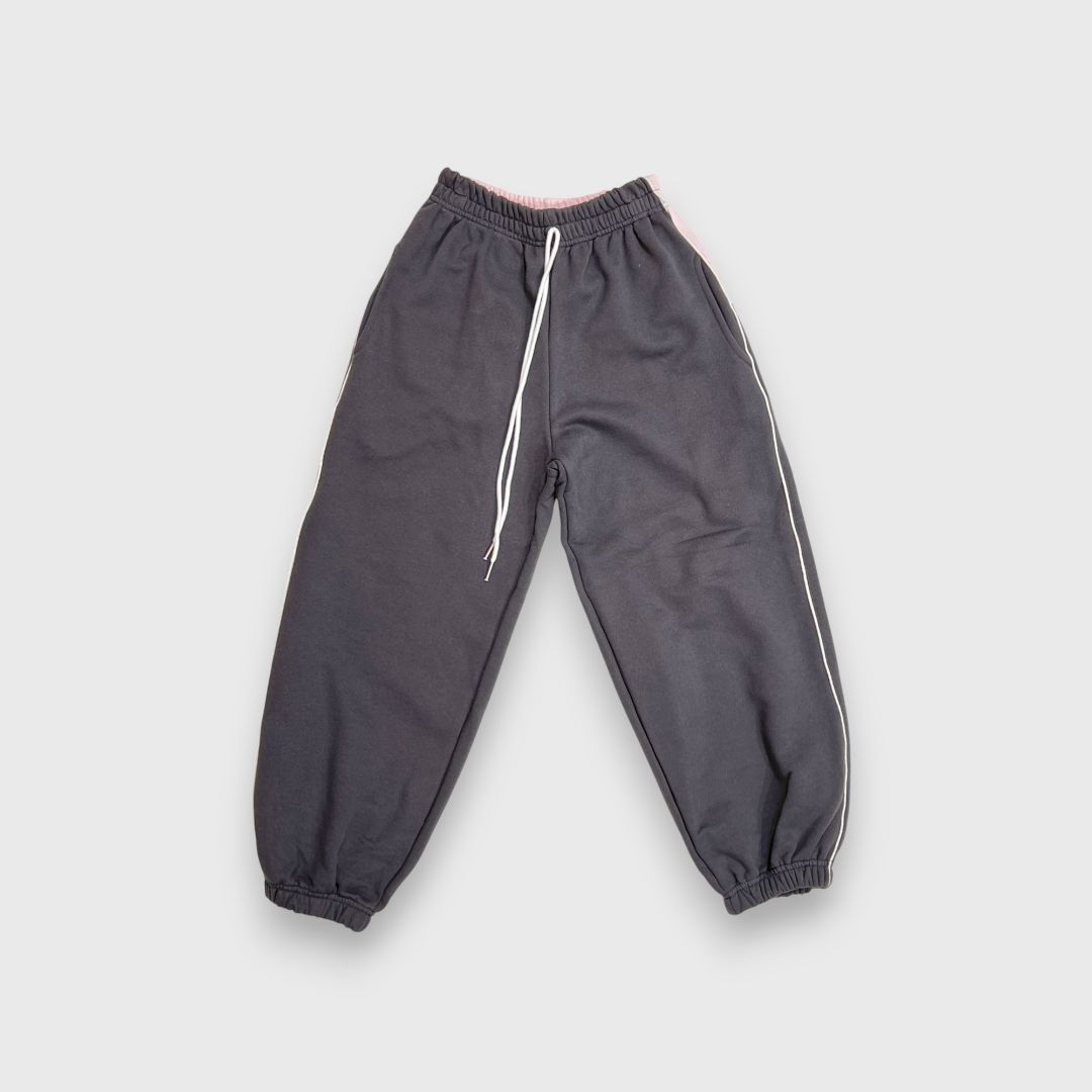 Серые спортивные штаны