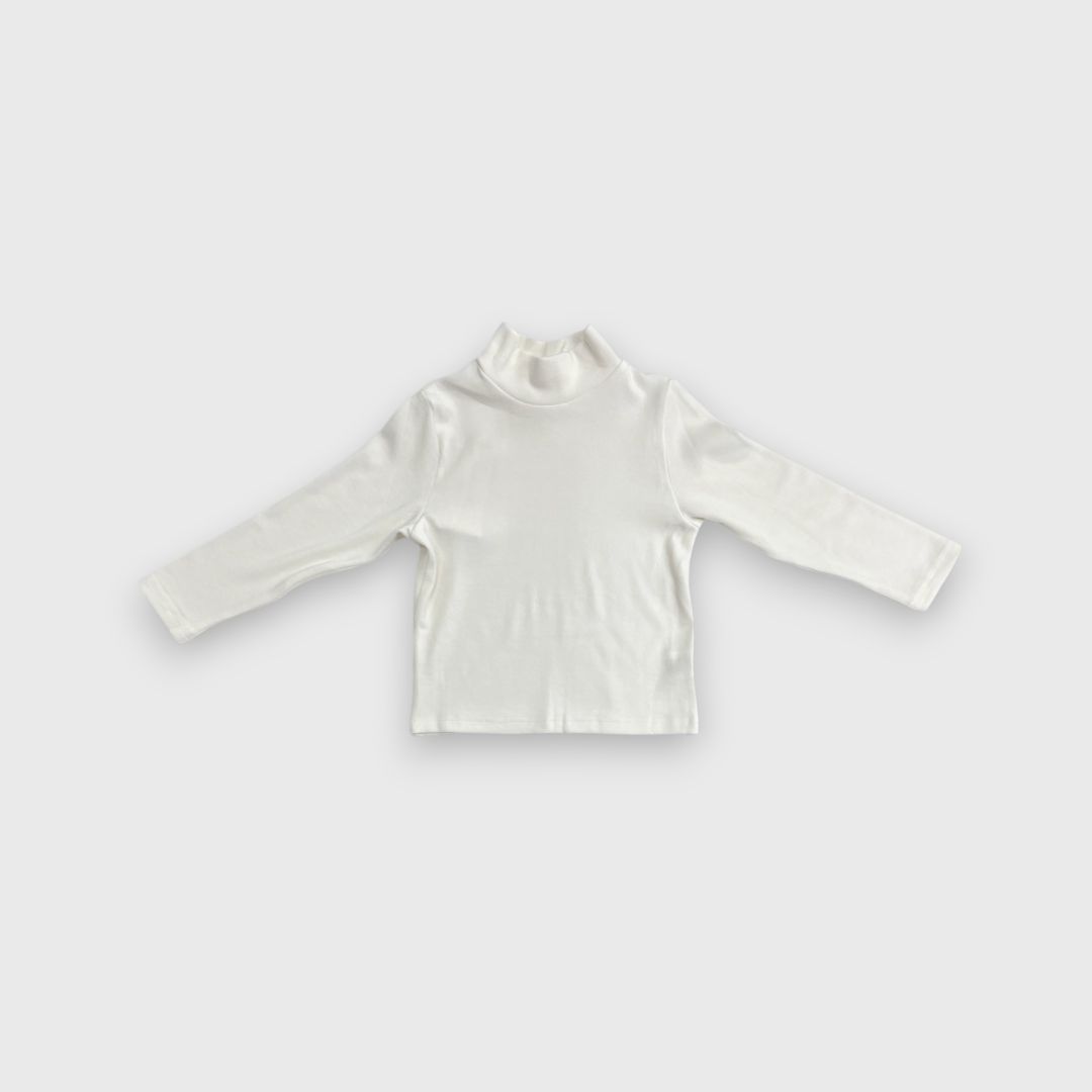 Белая водолазка