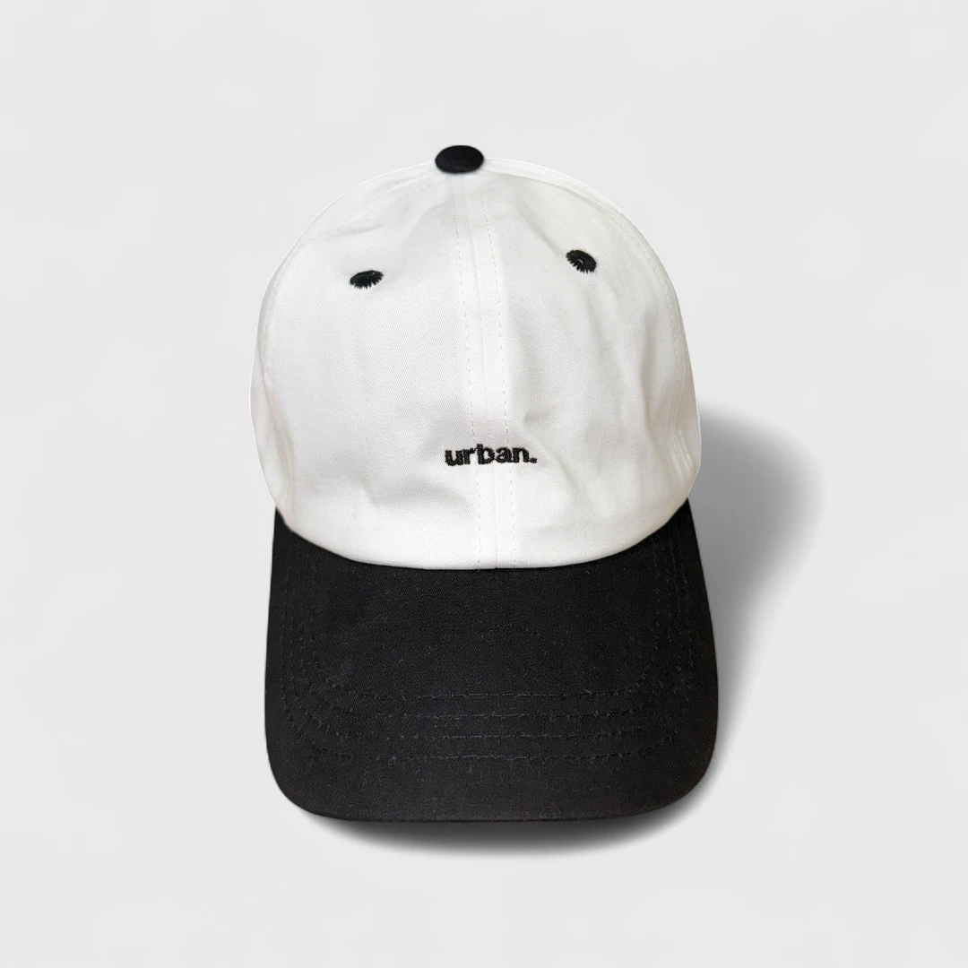 Черная и белая кепка Urban
