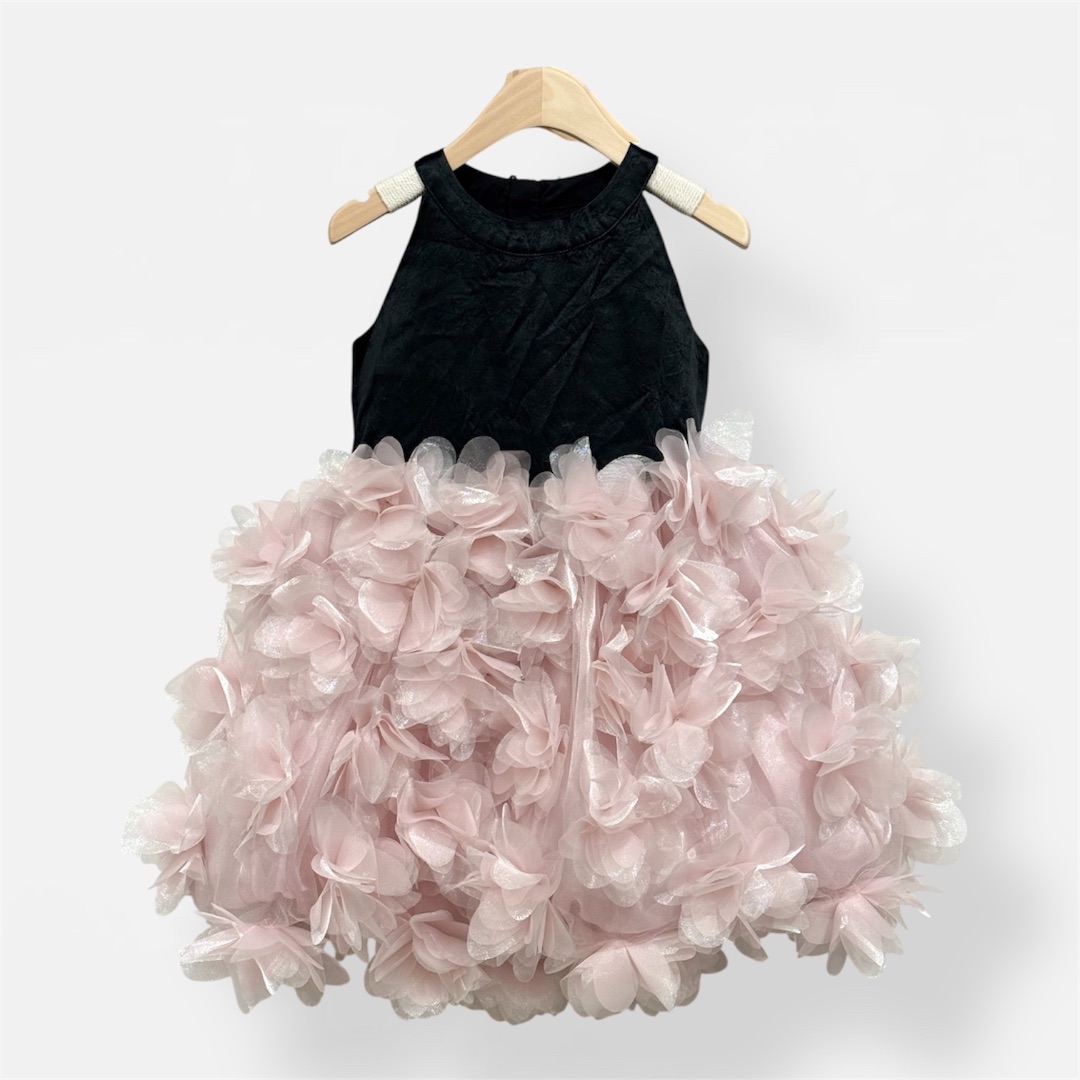 Платье черное с розовыми цветами