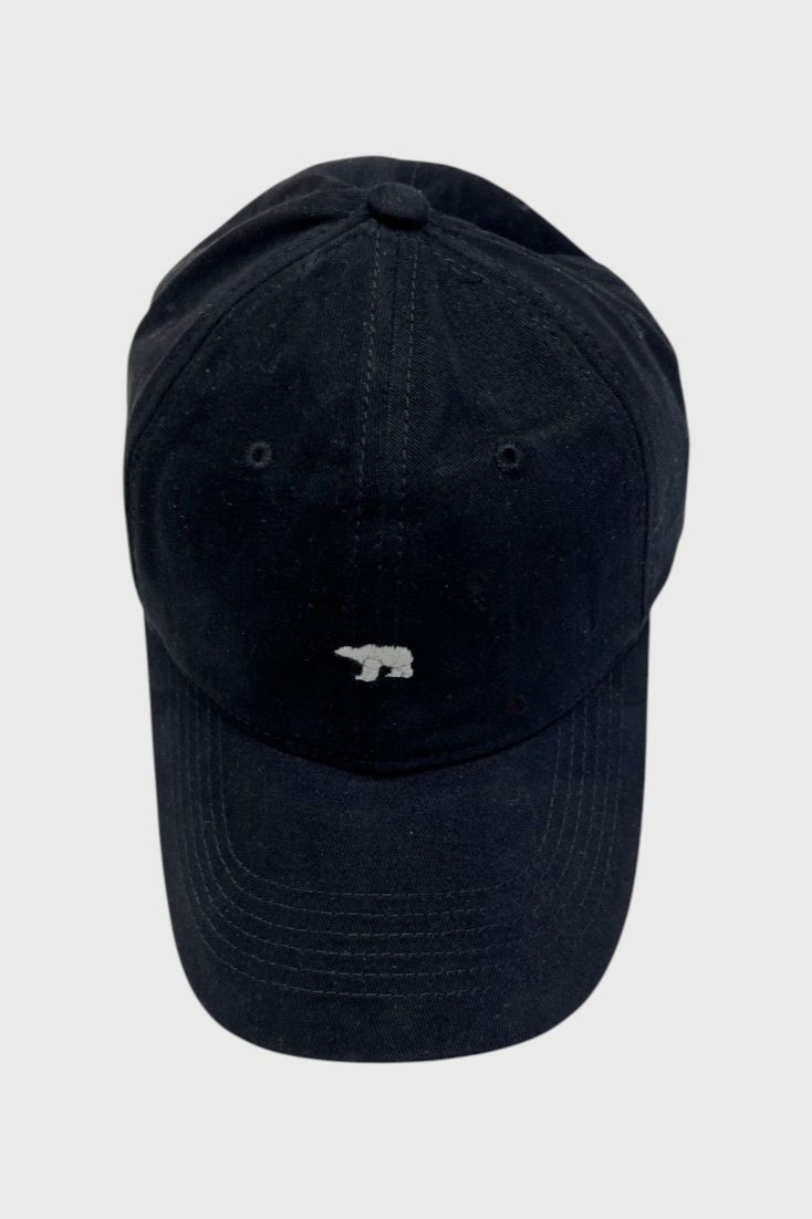 Черная бейсболка с вышивкой