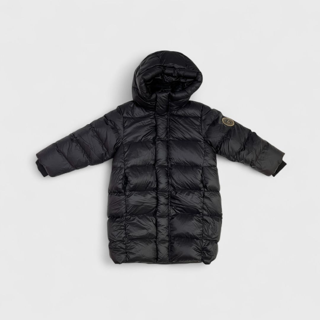 Чёрная утеплённая куртка