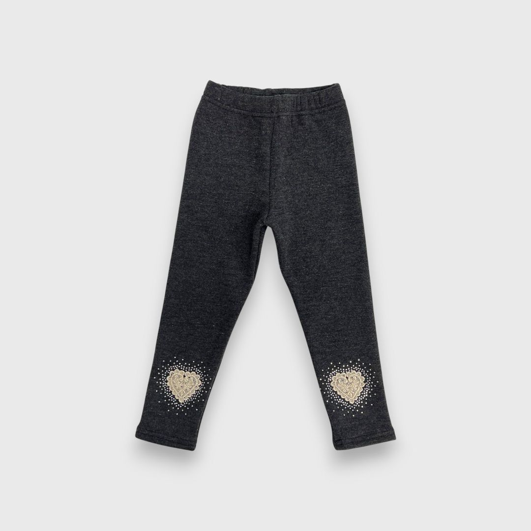 Серые леггинсы с украшением сердечком