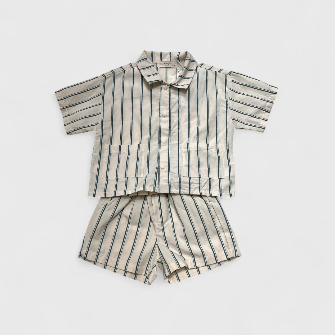 Костюм с полосками